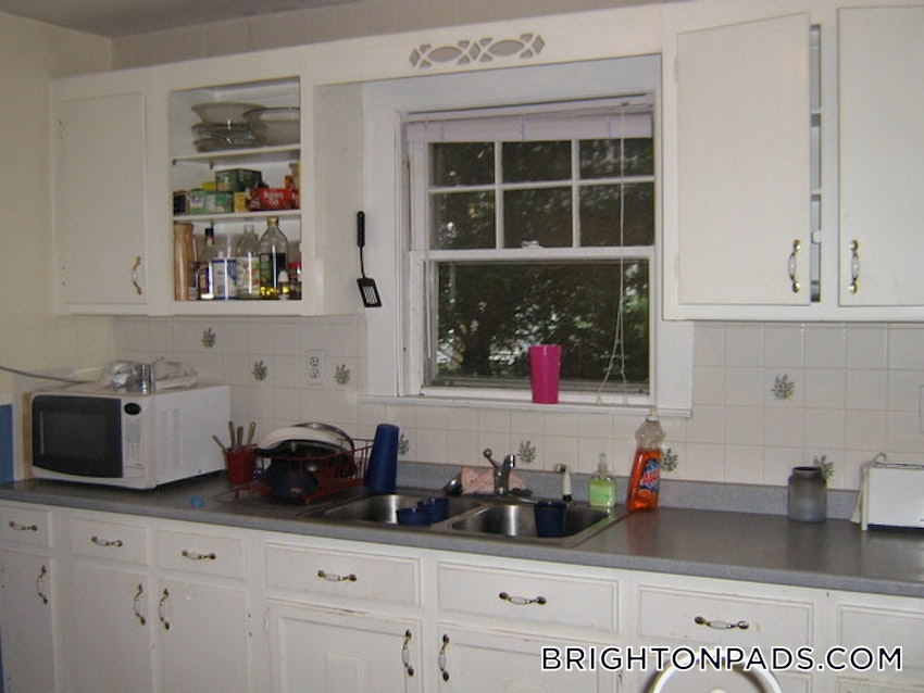 BOSTON - BRIGHTON - OAK SQUARE - 3 Beds, 1 Bath - Image 22