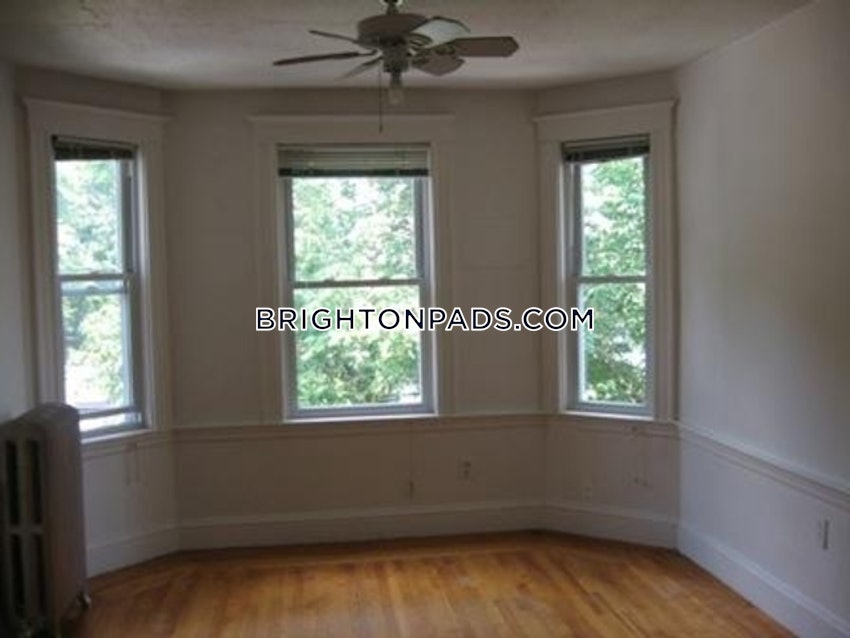 BOSTON - BRIGHTON - OAK SQUARE - 3 Beds, 1 Bath - Image 10