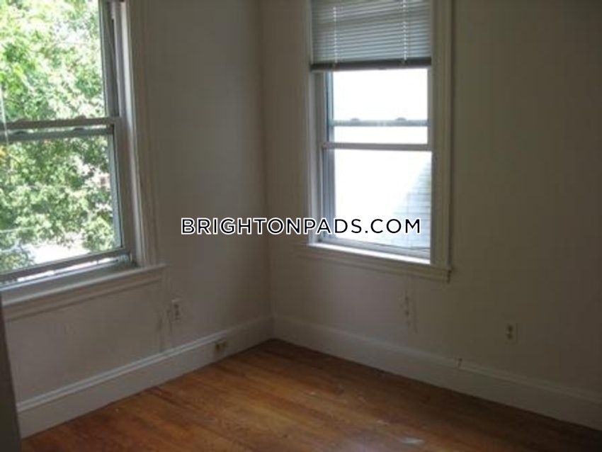 BOSTON - BRIGHTON - OAK SQUARE - 3 Beds, 1 Bath - Image 7