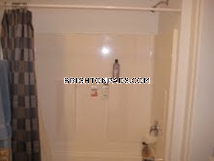 BOSTON - BRIGHTON - OAK SQUARE - 4 Beds, 2 Baths - Image 10