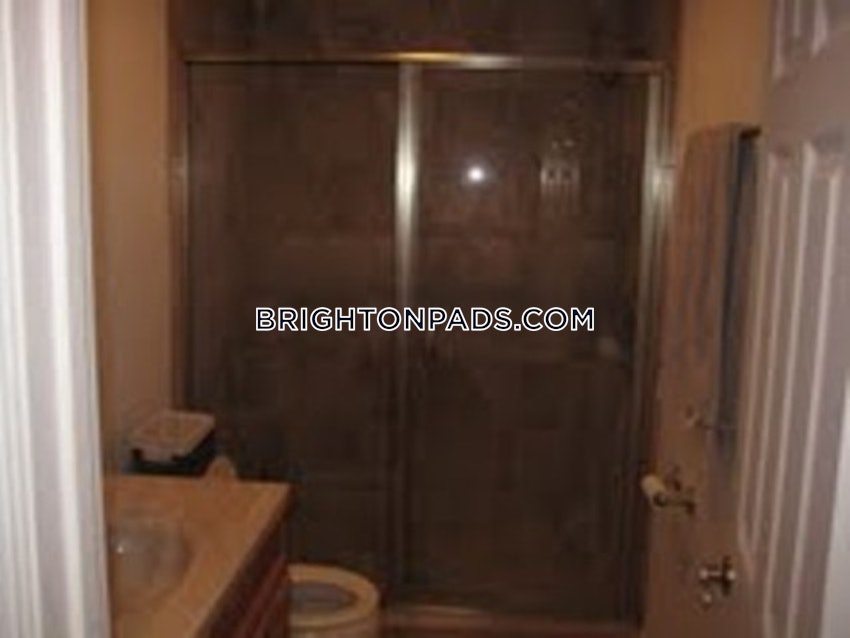 BOSTON - BRIGHTON - OAK SQUARE - 4 Beds, 2 Baths - Image 9