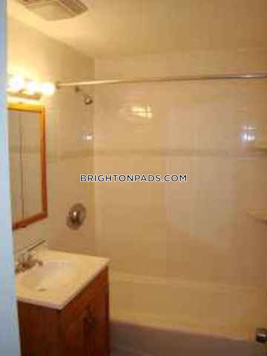 BOSTON - BRIGHTON - OAK SQUARE - 2 Beds, 1 Bath - Image 1