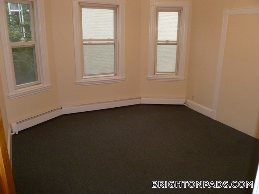 BOSTON - BRIGHTON - OAK SQUARE - 4 Beds, 2 Baths - Image 2