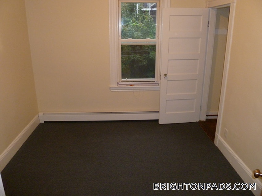 BOSTON - BRIGHTON - OAK SQUARE - 4 Beds, 2 Baths - Image 1