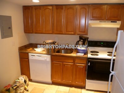 Brighton Recently remodeled 2 Beds 1 Bath on Faneuil St Boston - $2,300