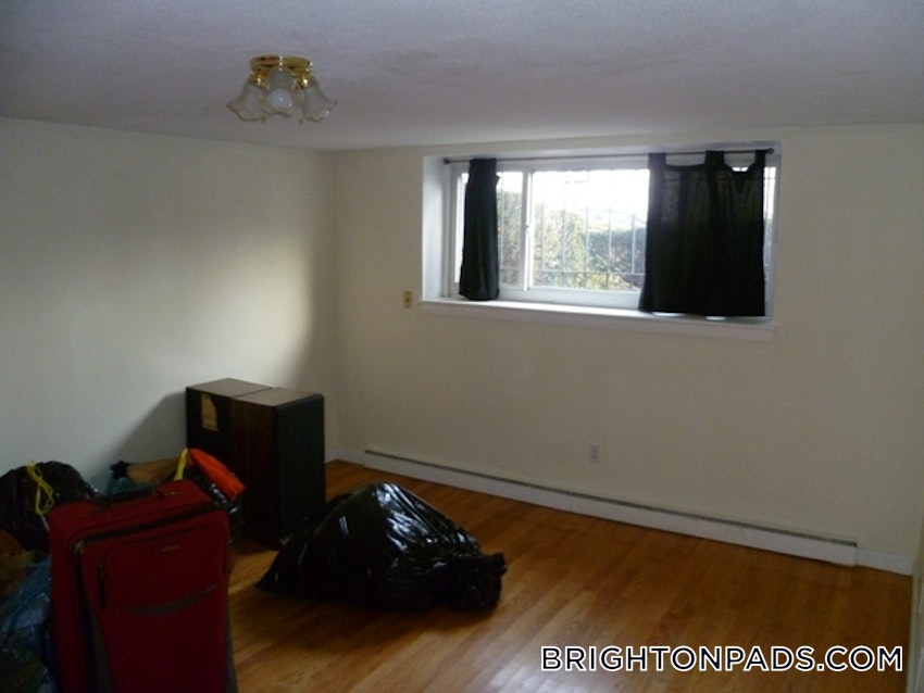 BOSTON - BRIGHTON - OAK SQUARE - 2 Beds, 1 Bath - Image 2