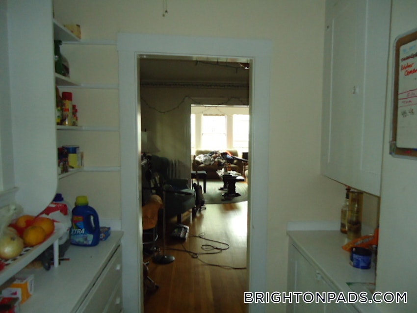 BOSTON - BRIGHTON - OAK SQUARE - 3 Beds, 1 Bath - Image 10