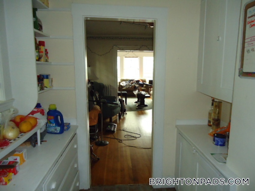 BOSTON - BRIGHTON - OAK SQUARE - 3 Beds, 1 Bath - Image 9