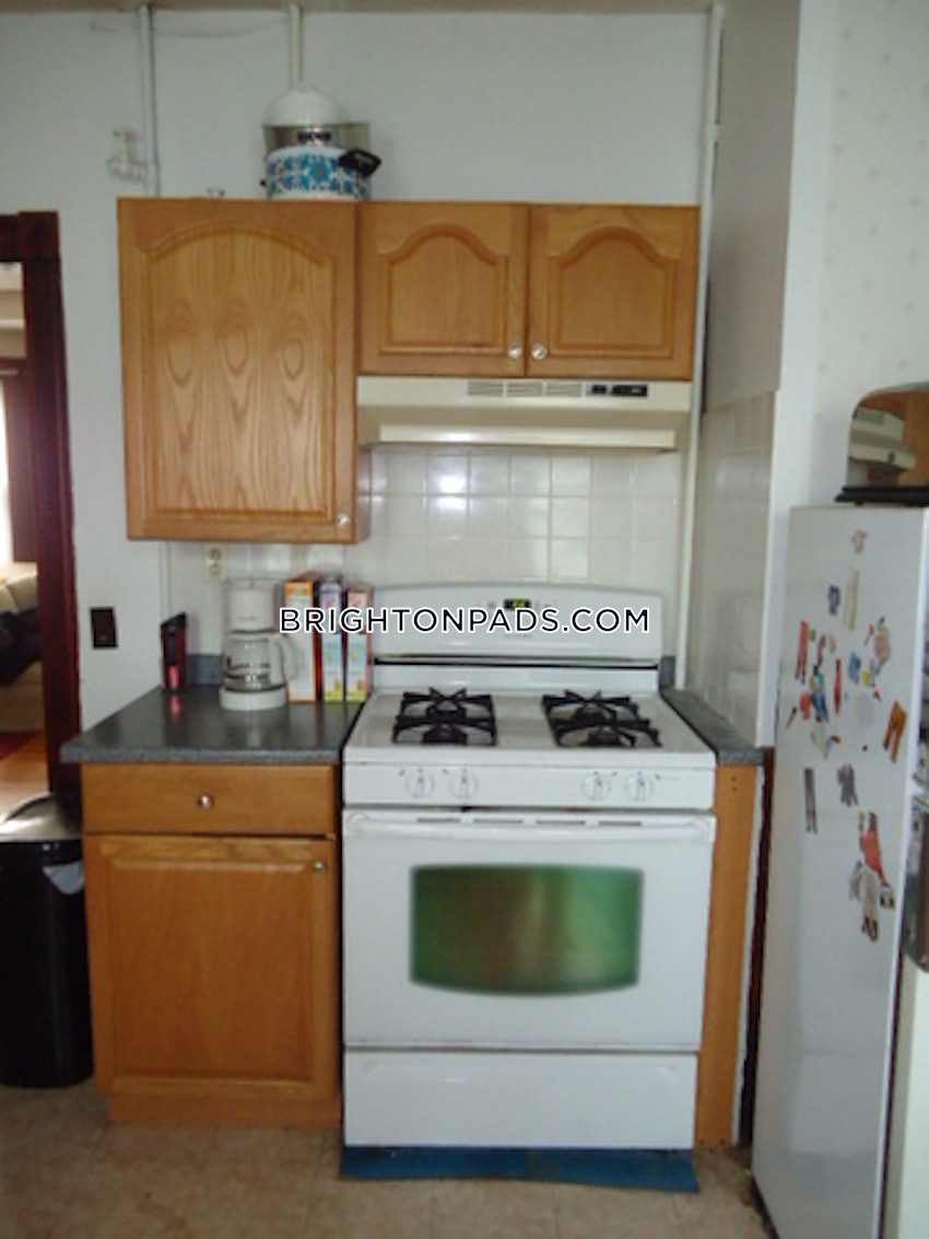 BOSTON - BRIGHTON - OAK SQUARE - 3 Beds, 1 Bath - Image 1