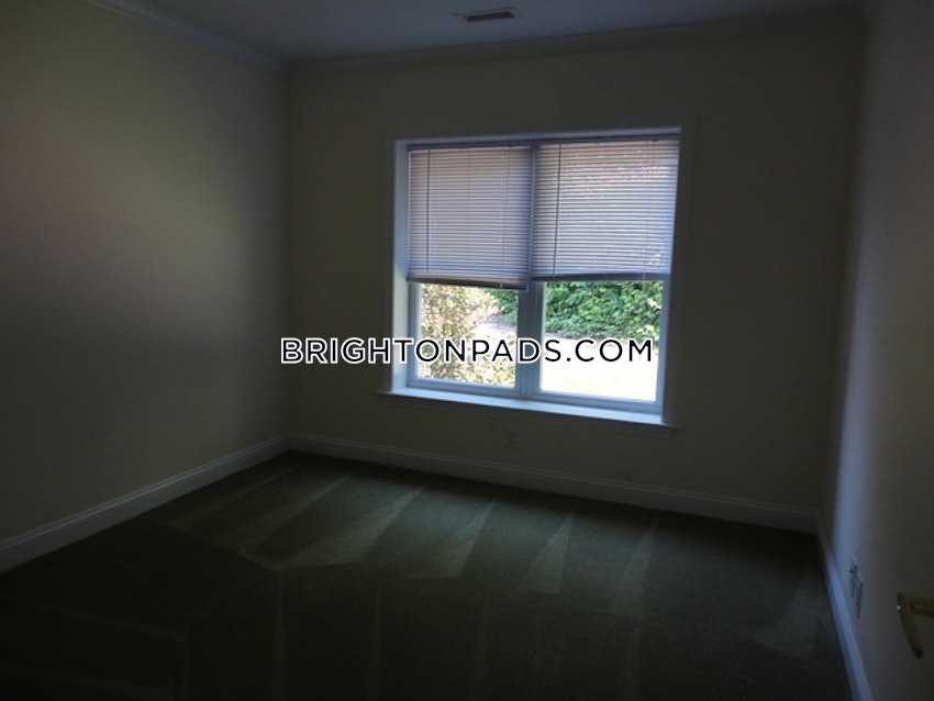 BOSTON - BRIGHTON - OAK SQUARE - 2 Beds, 1 Bath - Image 2