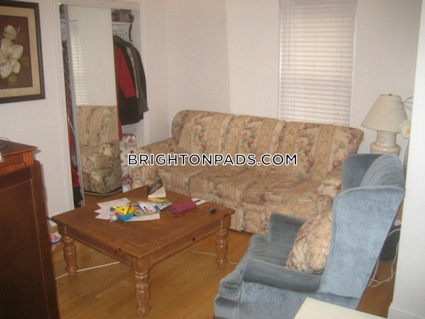 BOSTON - BRIGHTON - OAK SQUARE - 4 Beds, 2 Baths - Image 4