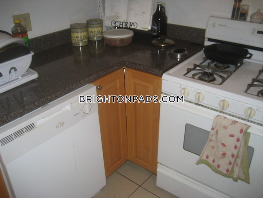 BOSTON - BRIGHTON - OAK SQUARE - 4 Beds, 2 Baths - Image 7