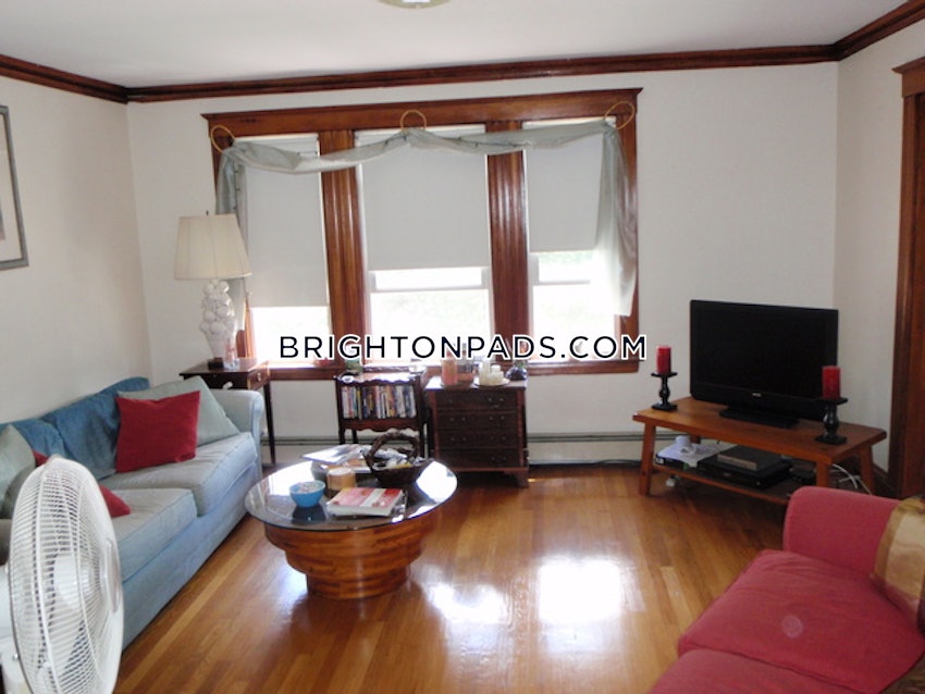 BOSTON - BRIGHTON - OAK SQUARE - 4 Beds, 2 Baths - Image 3