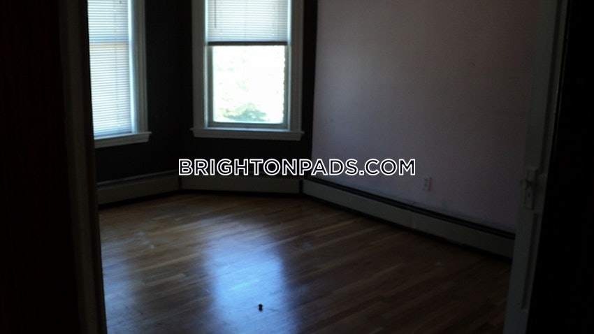 BOSTON - BRIGHTON - OAK SQUARE - 4 Beds, 1 Bath - Image 33