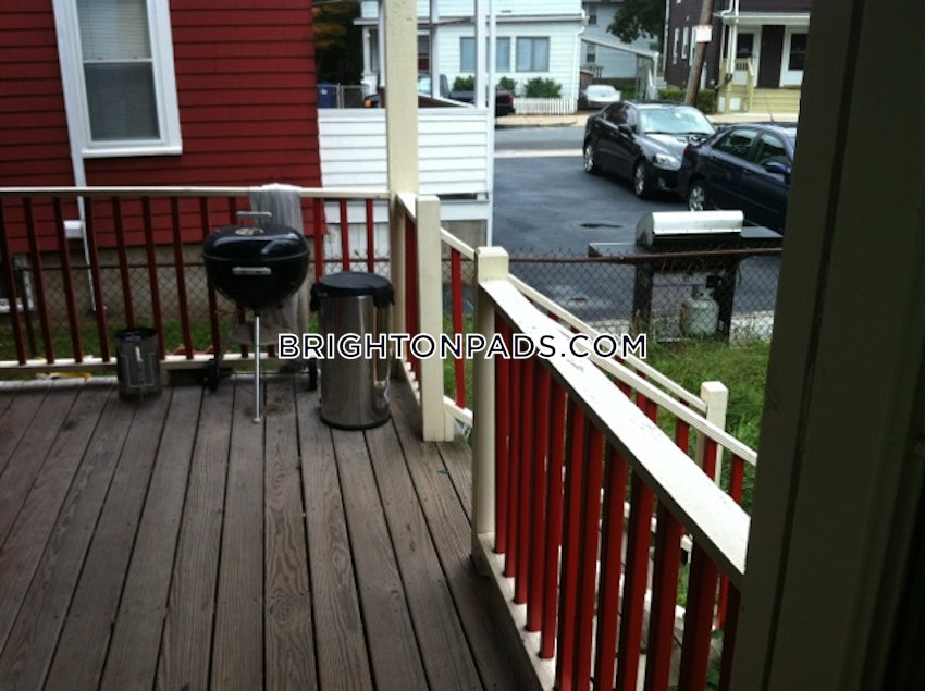 BOSTON - BRIGHTON - OAK SQUARE - 4 Beds, 1 Bath - Image 19