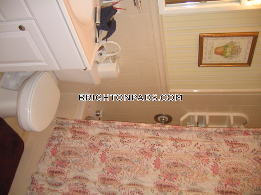 BOSTON - BRIGHTON - OAK SQUARE - 3 Beds, 3 Baths - Image 3