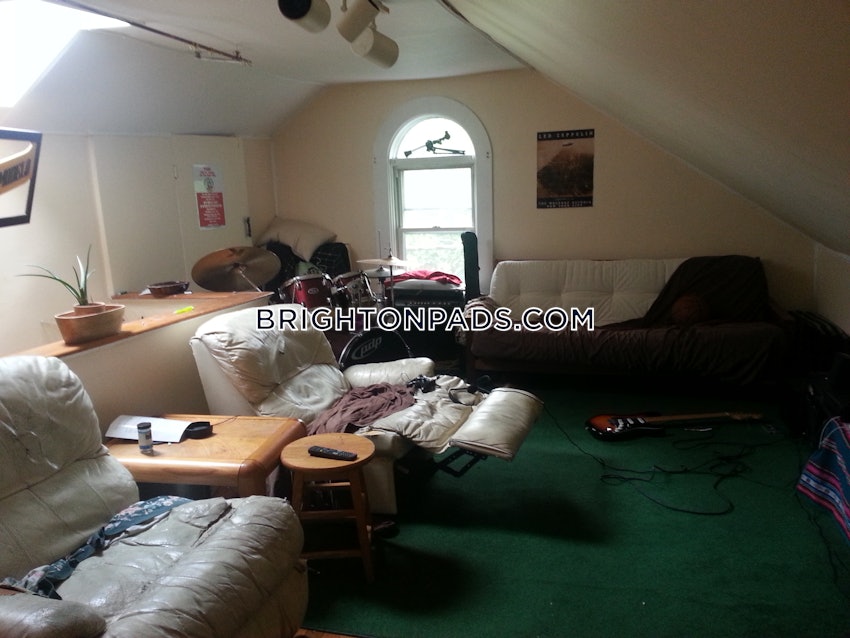 BOSTON - BRIGHTON - OAK SQUARE - 1 Bed, 2 Baths - Image 16