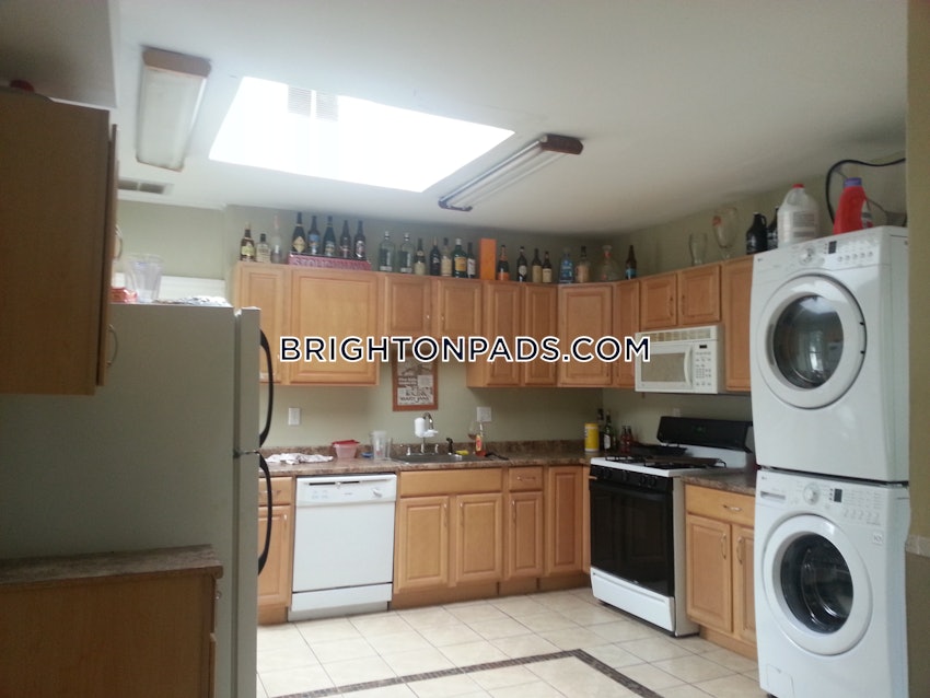 BOSTON - BRIGHTON - OAK SQUARE - 1 Bed, 2 Baths - Image 11