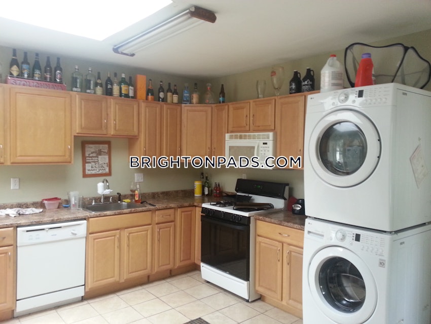 BOSTON - BRIGHTON - OAK SQUARE - 1 Bed, 2 Baths - Image 9