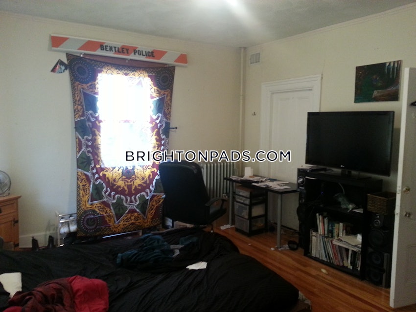BOSTON - BRIGHTON - OAK SQUARE - 1 Bed, 2 Baths - Image 4