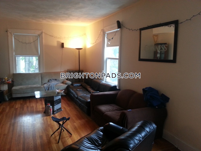 BOSTON - BRIGHTON - OAK SQUARE - 1 Bed, 2 Baths - Image 1