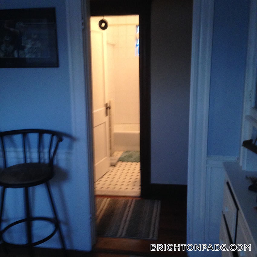 BOSTON - BRIGHTON - OAK SQUARE - 3 Beds, 1 Bath - Image 8