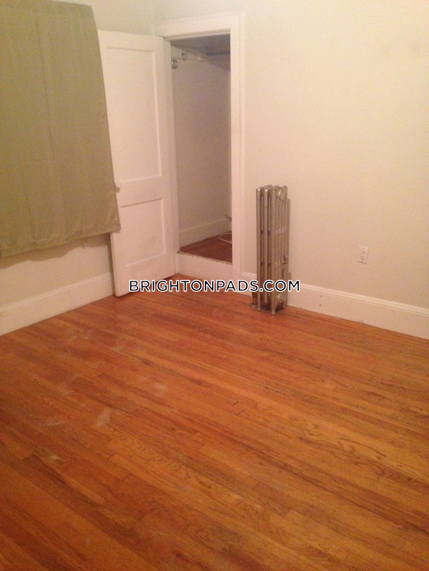 BOSTON - BRIGHTON - OAK SQUARE - 4 Beds, 1 Bath - Image 7