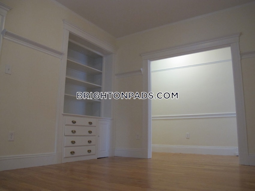 BOSTON - BRIGHTON - OAK SQUARE - 3 Beds, 1 Bath - Image 6