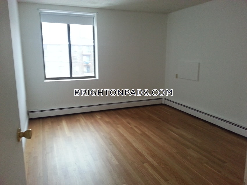 BOSTON - BRIGHTON - OAK SQUARE - 2 Beds, 1 Bath - Image 16