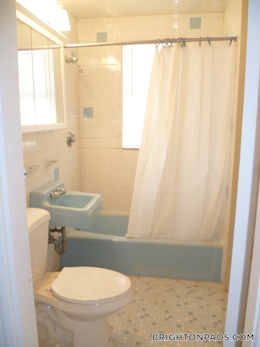 BOSTON - BRIGHTON - OAK SQUARE - 3 Beds, 1 Bath - Image 7