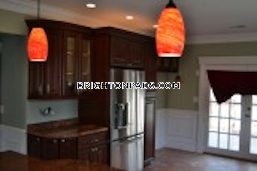 BOSTON - BRIGHTON - OAK SQUARE - 5 Beds, 4 Baths - Image 1