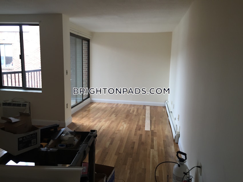 BOSTON - BRIGHTON - OAK SQUARE - 1 Bed, 1 Bath - Image 15