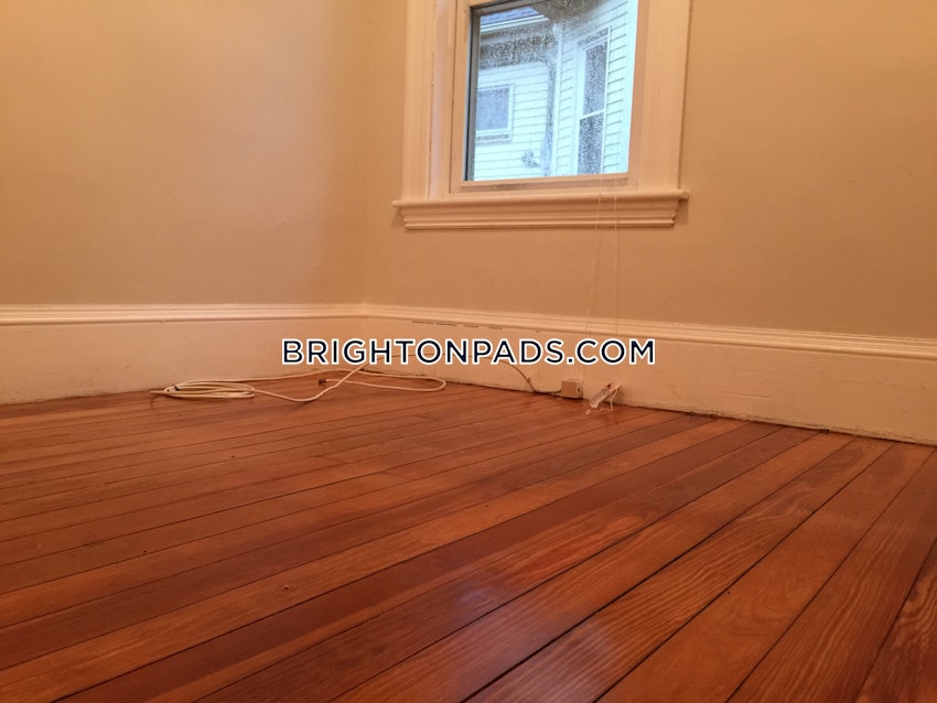 BOSTON - BRIGHTON - OAK SQUARE - 5 Beds, 3 Baths - Image 10