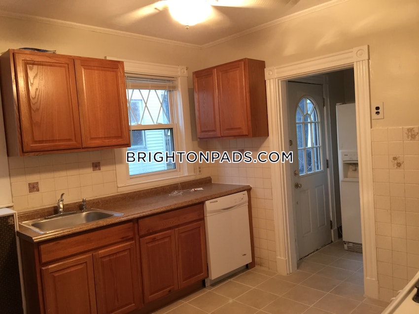 BOSTON - BRIGHTON - OAK SQUARE - 5 Beds, 3 Baths - Image 7