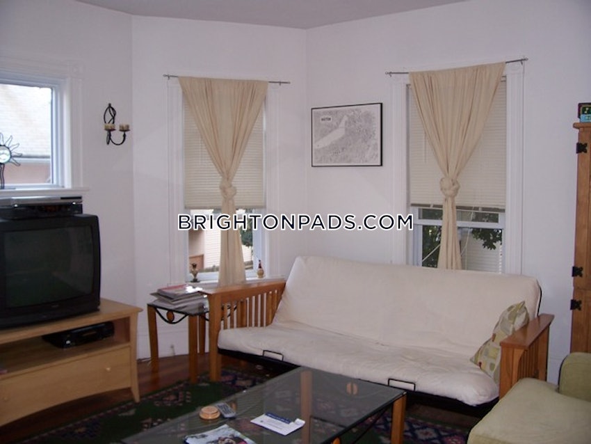 BOSTON - BRIGHTON - OAK SQUARE - 3 Beds, 1 Bath - Image 6