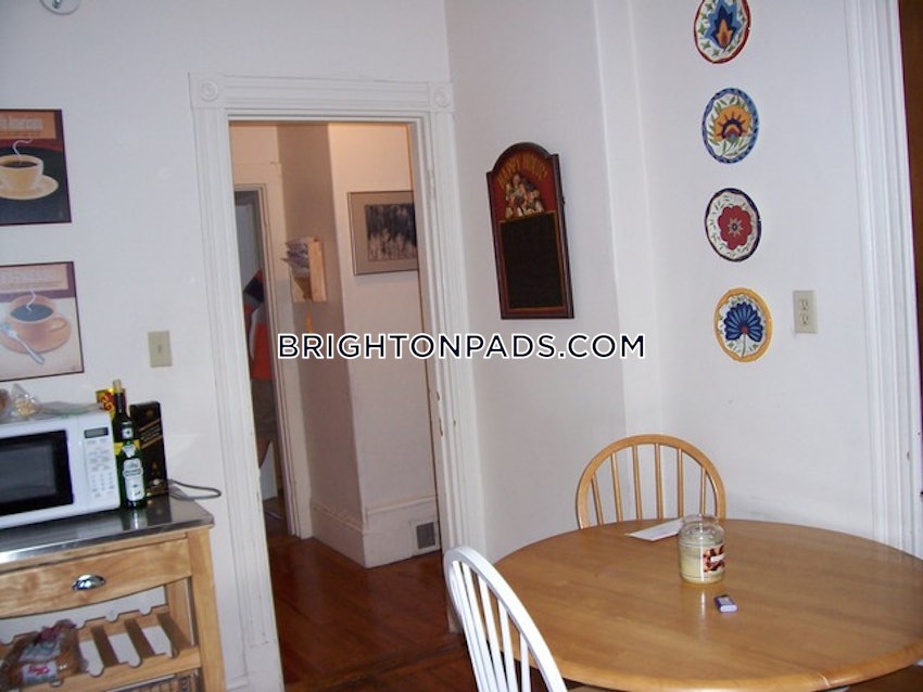 BOSTON - BRIGHTON - OAK SQUARE - 3 Beds, 1 Bath - Image 8