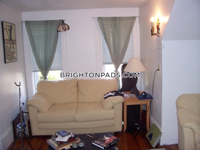 BOSTON - BRIGHTON - OAK SQUARE - 3 Beds, 1 Bath - Image 3