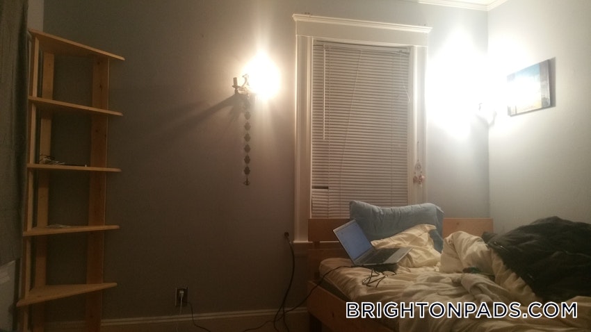 BOSTON - BRIGHTON - OAK SQUARE - 3 Beds, 1 Bath - Image 10