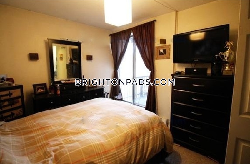 BOSTON - BRIGHTON - OAK SQUARE - 1 Bed, 1 Bath - Image 5