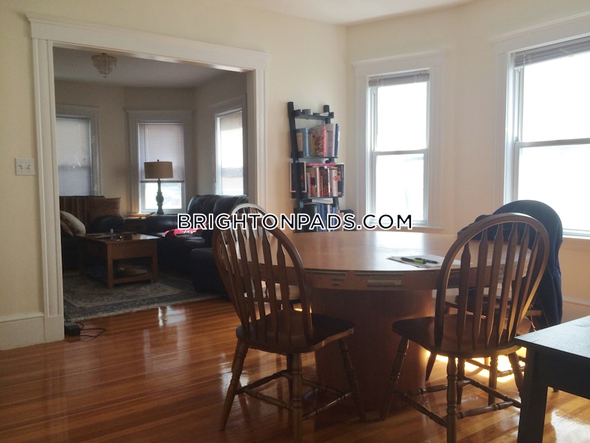 BOSTON - BRIGHTON - OAK SQUARE - 3 Beds, 1 Bath - Image 10