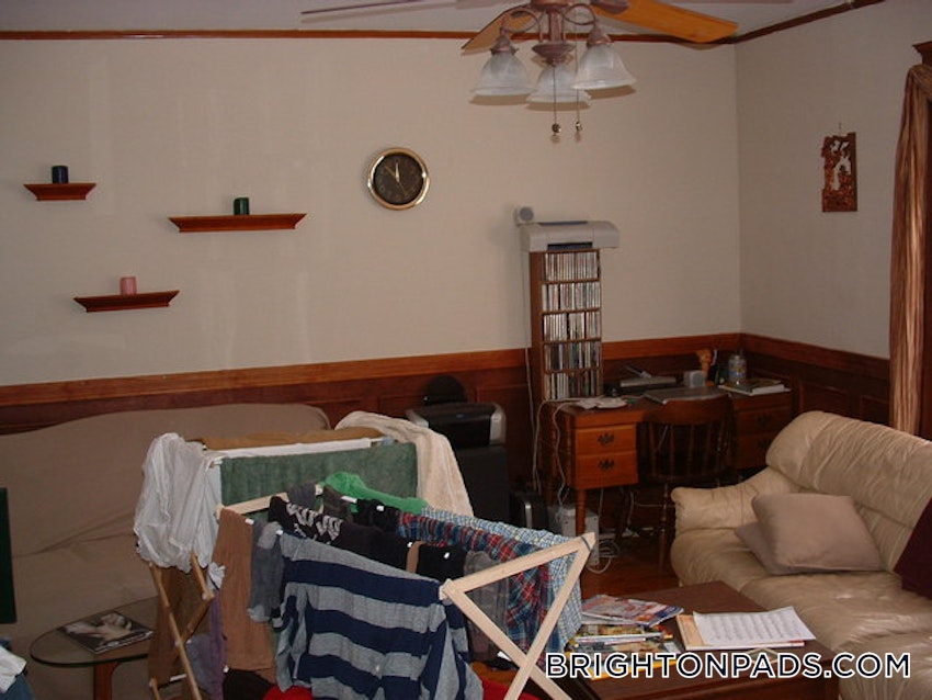 BOSTON - BRIGHTON - OAK SQUARE - 3 Beds, 1 Bath - Image 9