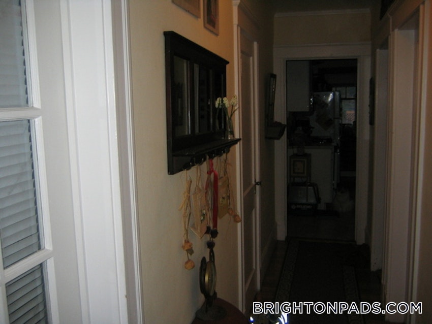 BOSTON - BRIGHTON - OAK SQUARE - 3 Beds, 1 Bath - Image 8