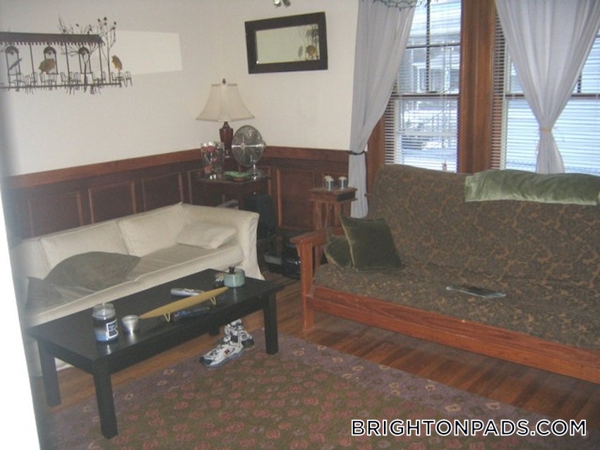 BOSTON - BRIGHTON - OAK SQUARE - 3 Beds, 1 Bath - Image 2