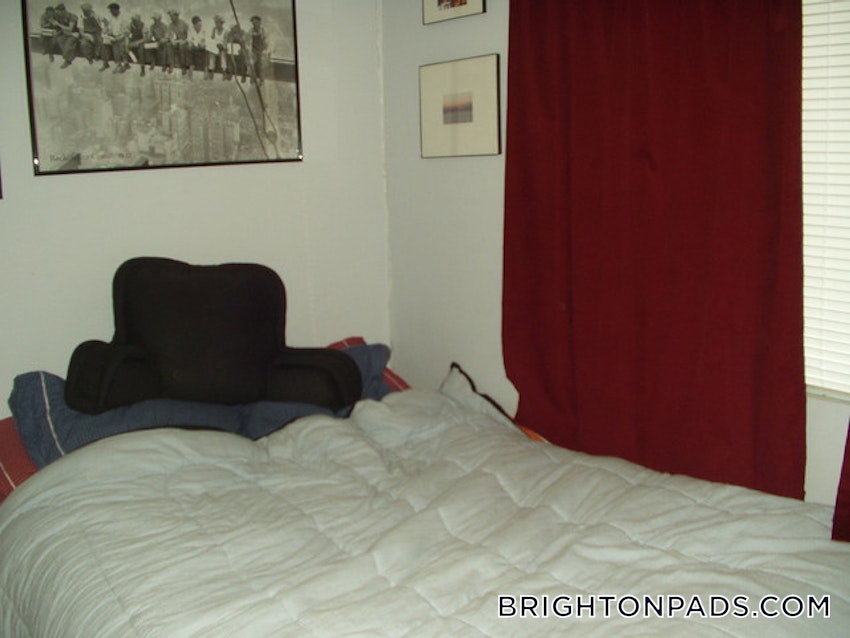 BOSTON - BRIGHTON - OAK SQUARE - 3 Beds, 1 Bath - Image 7