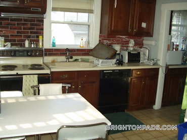 Oak Square - Brighton, Boston, MA - 3 Beds, 1 Bath - $3,100 - ID#4535904