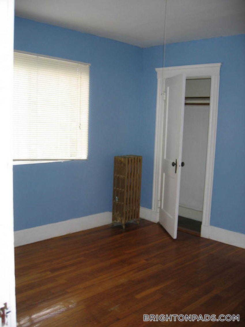 BOSTON - BRIGHTON - OAK SQUARE - 3 Beds, 1 Bath - Image 28