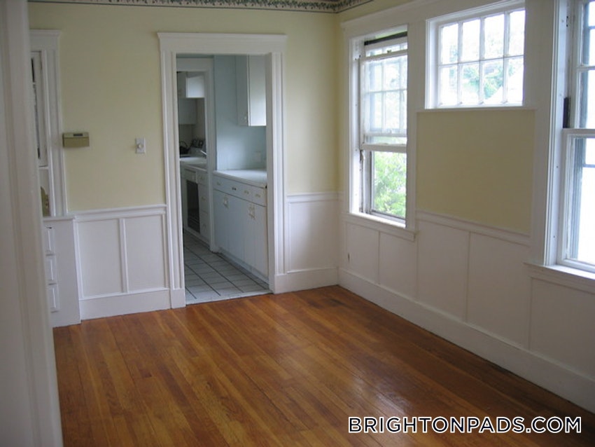 BOSTON - BRIGHTON - OAK SQUARE - 3 Beds, 1 Bath - Image 11