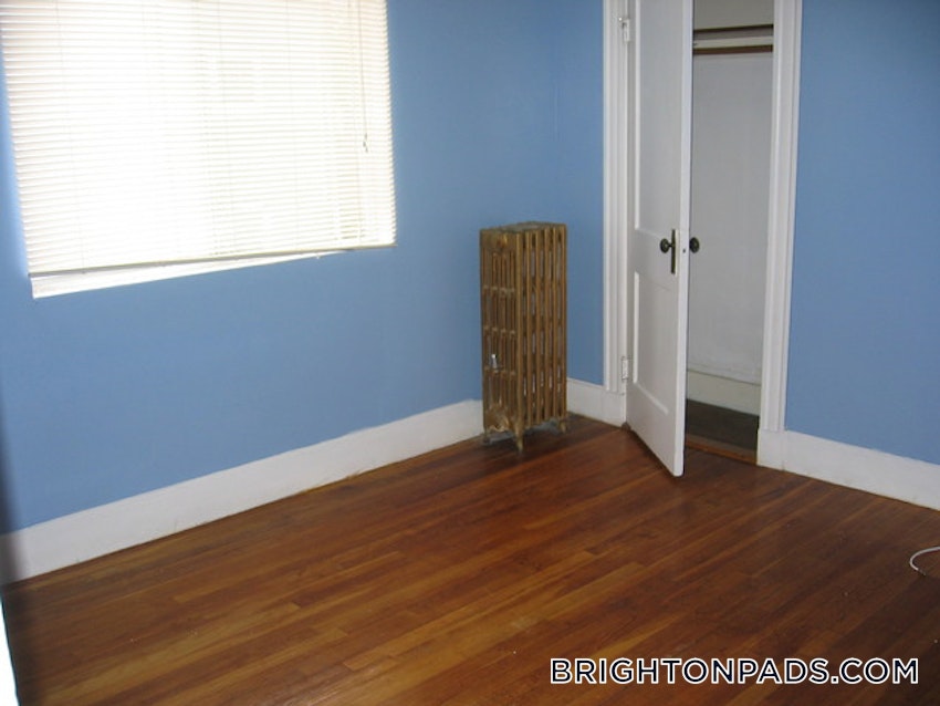 BOSTON - BRIGHTON - OAK SQUARE - 3 Beds, 1 Bath - Image 10