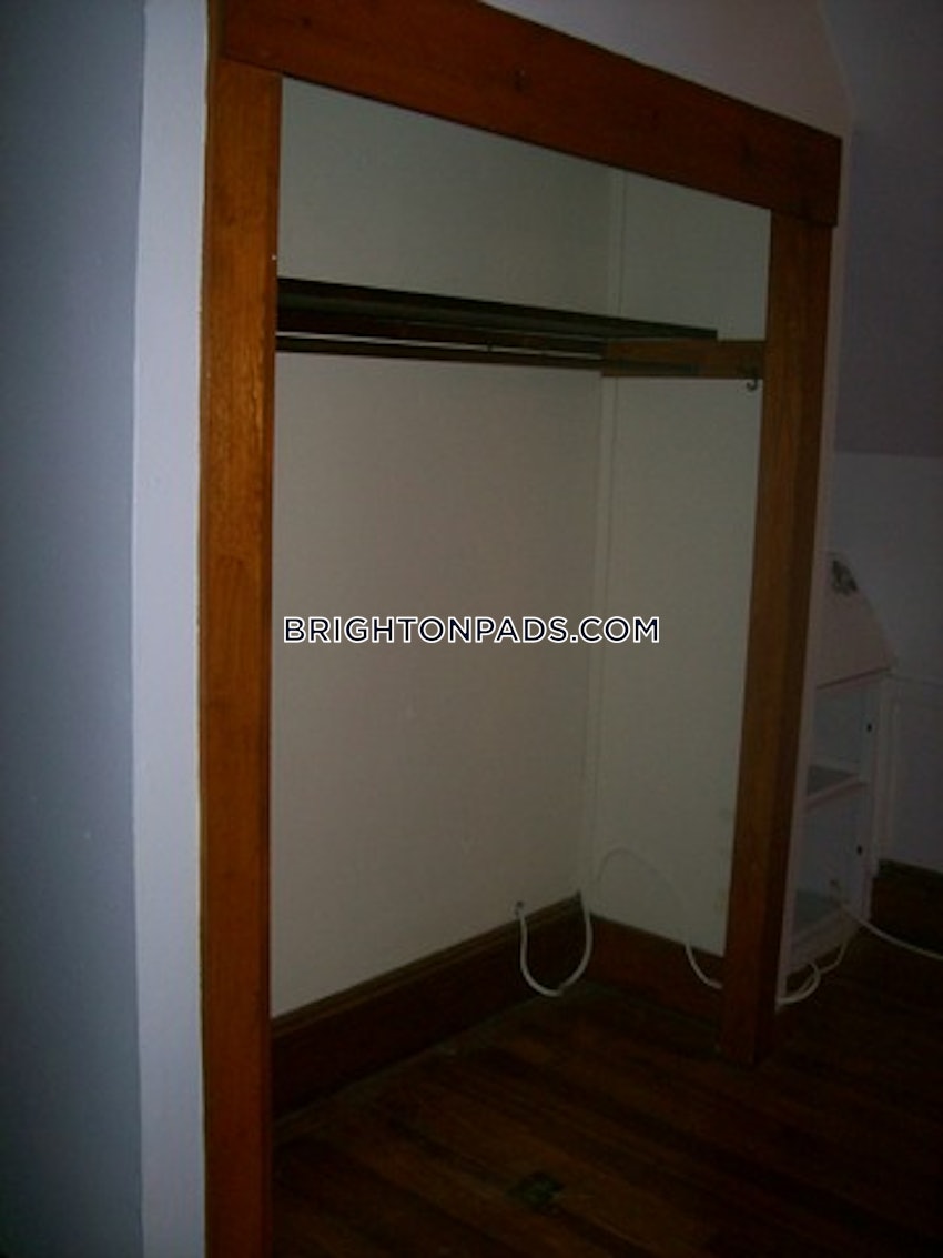 BOSTON - BRIGHTON - OAK SQUARE - 3 Beds, 1 Bath - Image 14