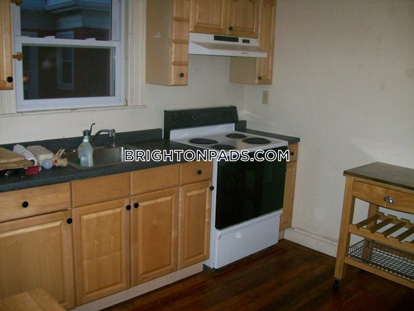 BOSTON - BRIGHTON - OAK SQUARE - 3 Beds, 1 Bath - Image 42